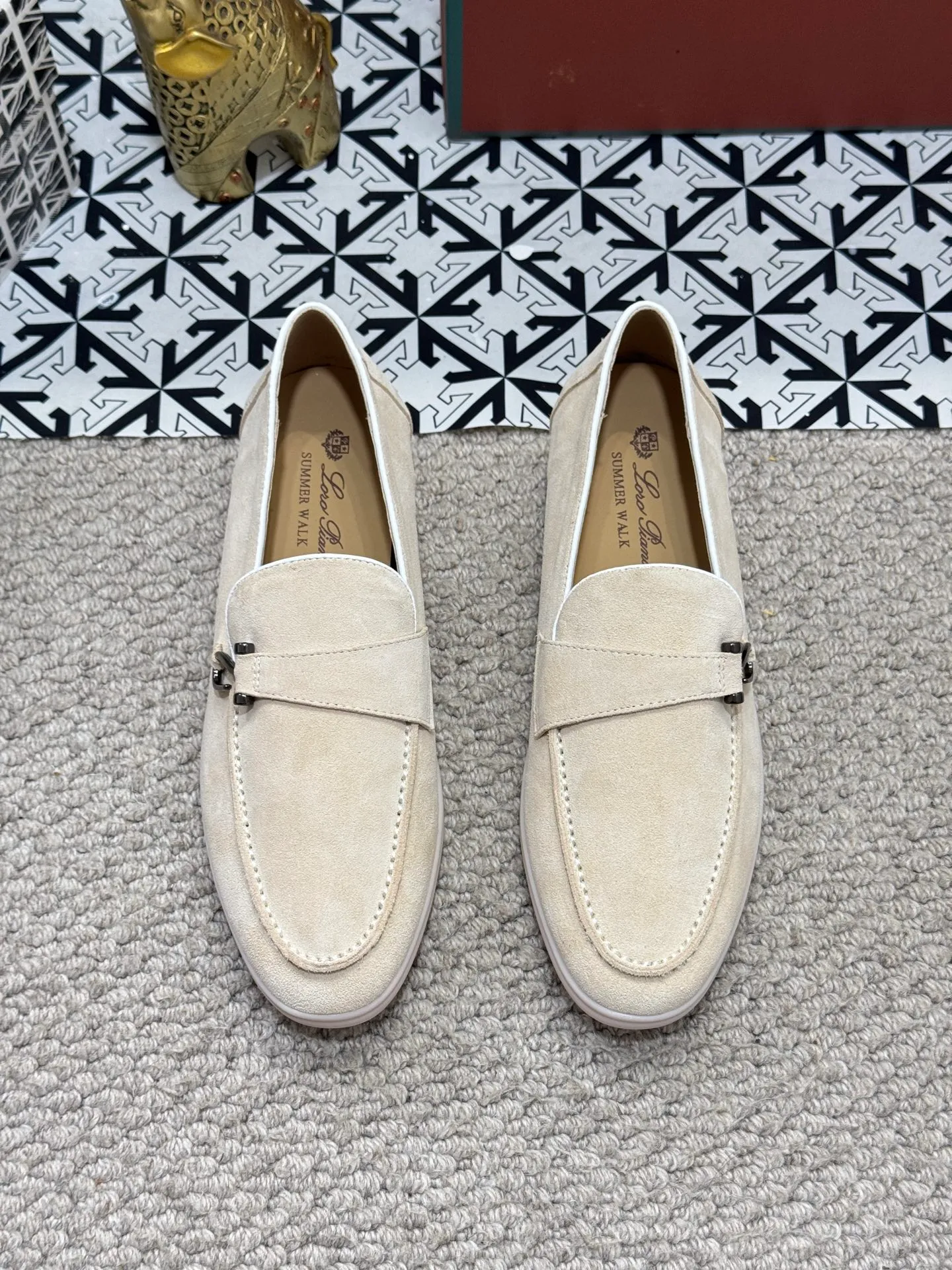 Men's men's shoes 💰380 [New model] 🍓🍓Loro Piana - LP couple model. The new moccasins are made of water-repellent treated suede uppers with rubber soles, a classic. The complex craftsmanship and meticulous structure make the shoes light and soft, allowing you to walk comfortably and freely. Perfect for wearing at the beach or out in the water during the summer. Size: 35-44 (45 customized MH)